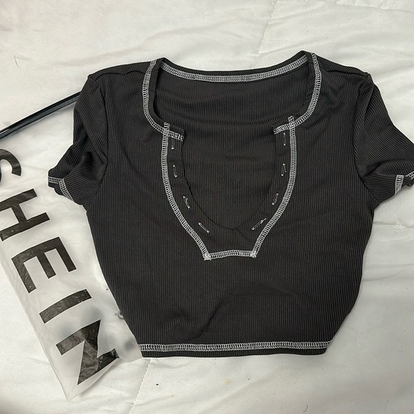 Crop top SHEIN for girls - Picture 1 of 1